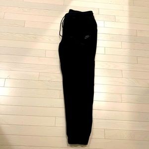Nike Tech Fleece Joggers	
Size XL Tall